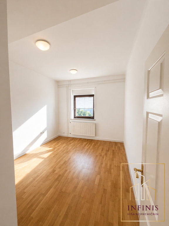 Ljubljana mesto – Trnovo, poslovni prostor – PPO215SD