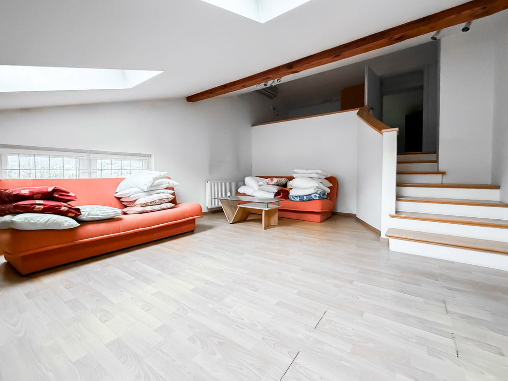 Ljubljana okolica – Vino, hisa – HP103DA